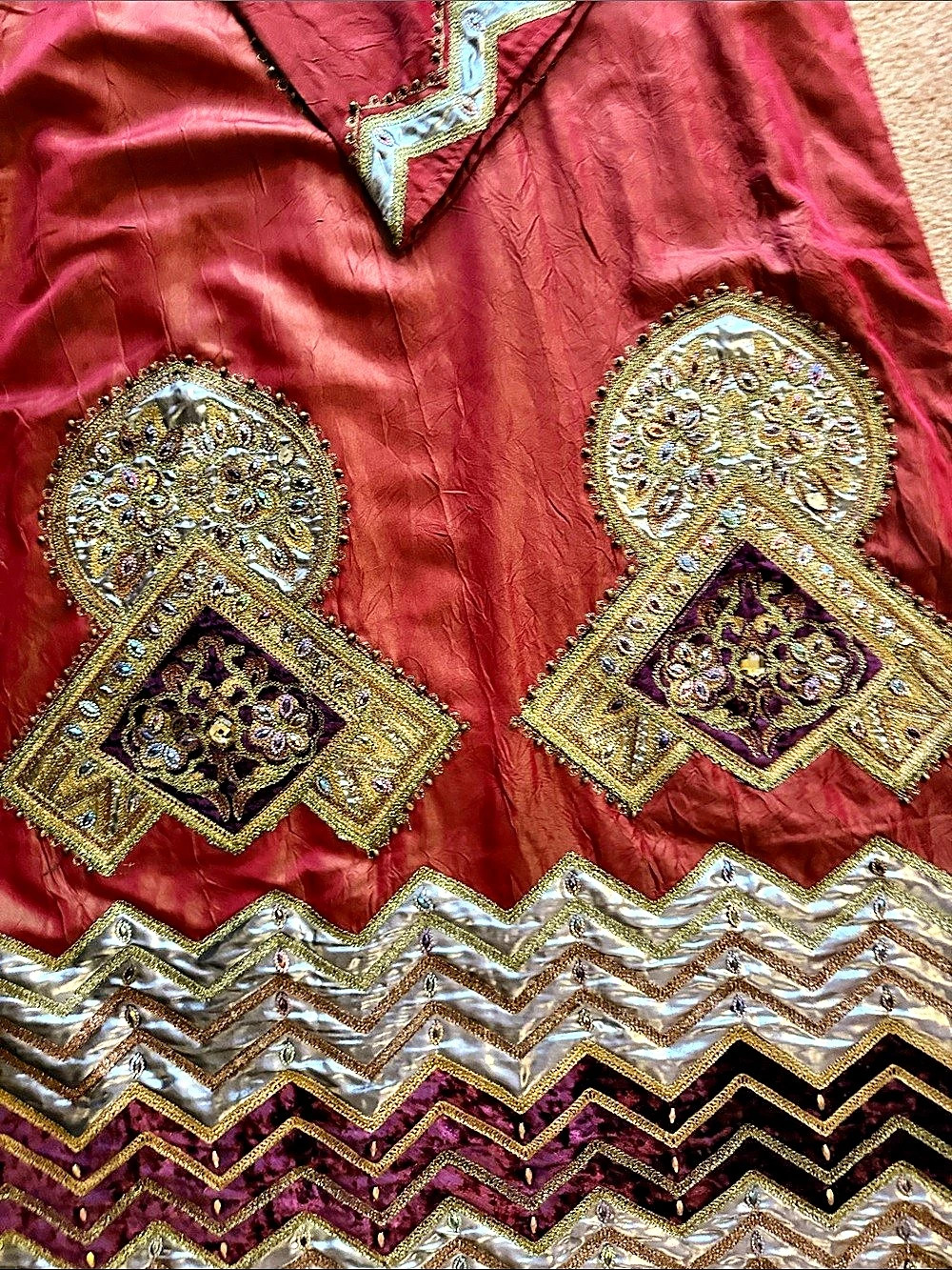 Embellished Red Kurta - Picture 4 of 9